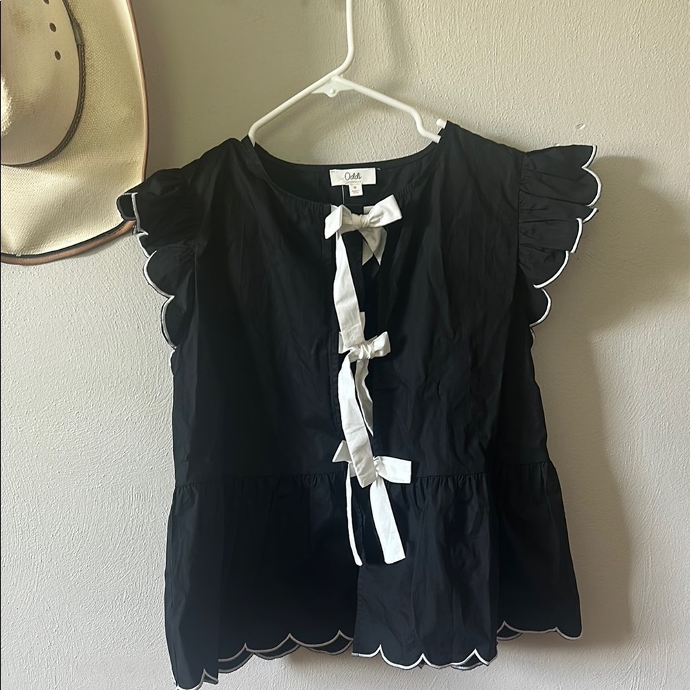 New Boutique Flare Shirt with Bows